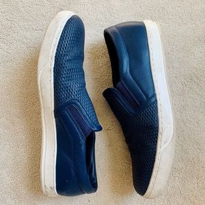 Vince 9M Men’s blue leather slip on sneakers